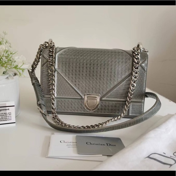 DIOR
Metallic Patent Micro-Cannage Medium silver - Picture 1 of 12